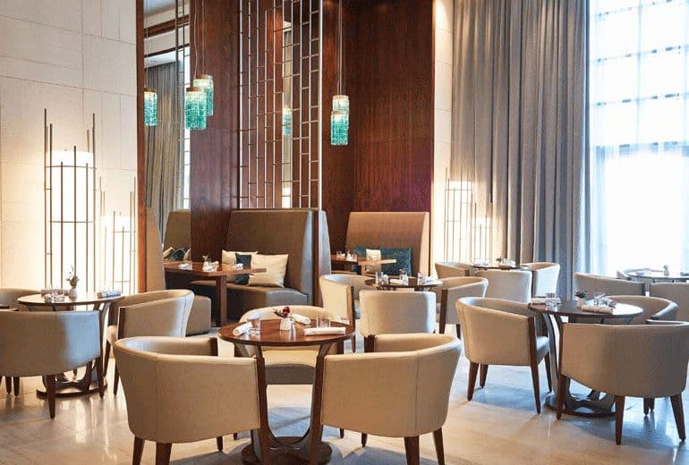 شراء أثاث الفنادق والمطاعم